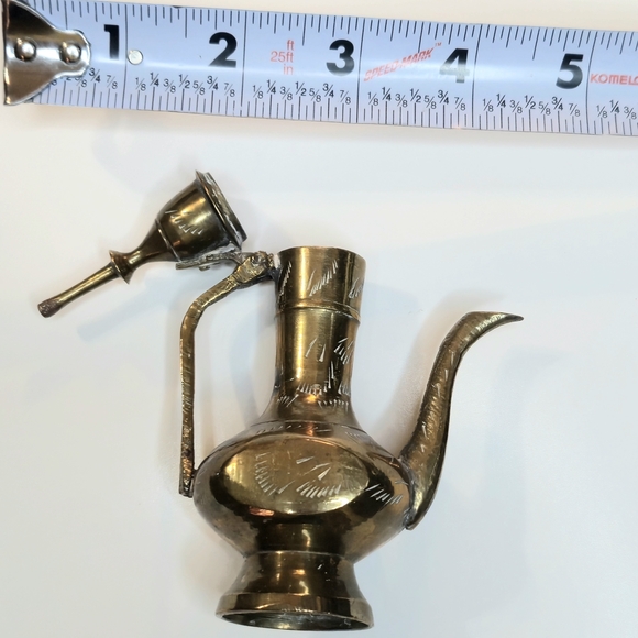 Vintage Brass Genie Lamp Miniature Ewer / Teapot Decor 5” Tall – Made in India - Picture 5 of 15